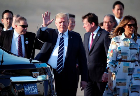 Ông Trump đến Nhật bàn về thương mại, Triều Tiên - Ảnh 2. Ông Trump đến Nhật bàn về thương mại, Triều Tiên - Ảnh 2.