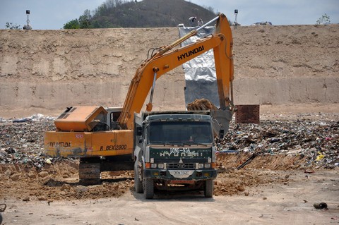 Cục Cảnh sát môi trường bất ngờ kiểm tra bãi rác của Công ty TNHH Kbec Vina - Ảnh 1. Cục Cảnh sát môi trường bất ngờ kiểm tra bãi rác của Công ty TNHH Kbec Vina - Ảnh 1.