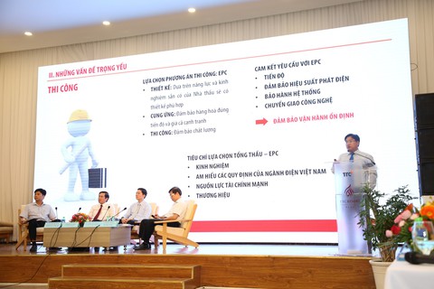 Ninh Thuận muốn thành trung tâm năng lượng tái tạo của cả nước - Ảnh 1. Ninh Thuận muốn thành trung tâm năng lượng tái tạo của cả nước - Ảnh 1.