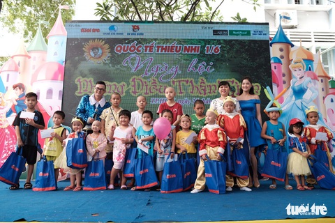 Bệnh nhi ung thư sôi nổi cùng ngày hội Những điều thần tiên - Ảnh 4. Bệnh nhi ung thư sôi nổi cùng ngày hội Những điều thần tiên - Ảnh 4.