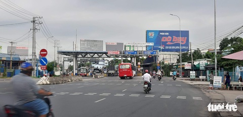 Tạm dừng thu phí trạm T2 để lắp camera giám sát lưu lượng xe - Ảnh 2. Tạm dừng thu phí trạm T2 để lắp camera giám sát lưu lượng xe - Ảnh 2.