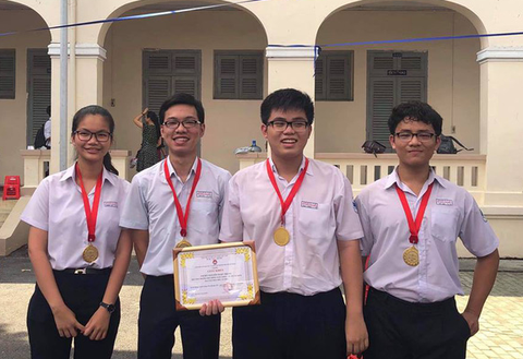 Đề toán thi vào lớp 10 trường phổ thông năng khiếu TP.HCM khá dễ - Ảnh 3. Đề toán thi vào lớp 10 trường phổ thông năng khiếu TP.HCM khá dễ - Ảnh 3.