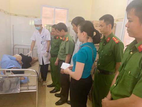Dùng súng, lưỡi lê tấn công, gây thương tích cho cảnh sát hình sự - Ảnh 3. Dùng súng, lưỡi lê tấn công, gây thương tích cho cảnh sát hình sự - Ảnh 3.