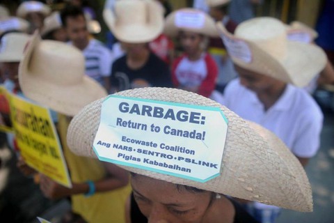 Philippines hạ quan hệ ngoại giao, buộc Canada nhận lại rác - Ảnh 1. Philippines hạ quan hệ ngoại giao, buộc Canada nhận lại rác - Ảnh 1.