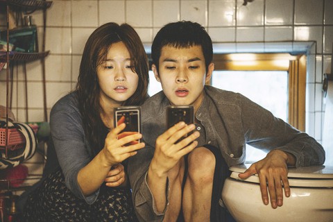 Parasite - Cành cọ vàng Cannes 2019 - bi thảm, hồi hộp và đẫm máu - Ảnh 8. Parasite - Cành cọ vàng Cannes 2019 - bi thảm, hồi hộp và đẫm máu - Ảnh 8.