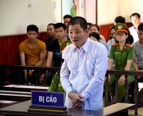 Qua Campuchia mua súng, đạn về chuẩn bị khủng bố, phạt 6 năm tù - Ảnh 1. Qua Campuchia mua súng, đạn về chuẩn bị khủng bố, phạt 6 năm tù - Ảnh 1.