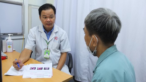 1.000 suất tầm soát miễn phí ung thư đại trực tràng - Ảnh 2. 1.000 suất tầm soát miễn phí ung thư đại trực tràng - Ảnh 2.