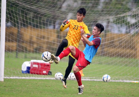 Thủ môn U22 VN sẽ là Tiến Dũng, Văn Toản, Văn Biểu hay Y Eli Nie? - Ảnh 2. Thủ môn U22 VN sẽ là Tiến Dũng, Văn Toản, Văn Biểu hay Y Eli Nie? - Ảnh 2.