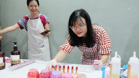 Bạn trẻ Việt lấn sân làm mỹ phẩm sạch - Ảnh 1. Bạn trẻ Việt lấn sân làm mỹ phẩm sạch - Ảnh 1.