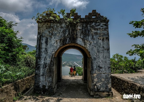 Lên đỉnh đèo Ngang khám phá ‘cổng trời’ bị lãng quên - Ảnh 9. Lên đỉnh đèo Ngang khám phá ‘cổng trời’ bị lãng quên - Ảnh 9.