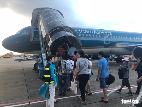 Hành khách nối chuyến bay được hỗ trợ nhanh thủ tục - Ảnh 1. Hành khách nối chuyến bay được hỗ trợ nhanh thủ tục - Ảnh 1.
