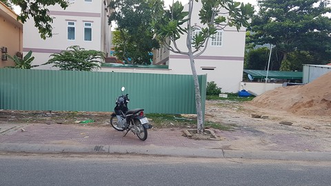 Trao nhầm sổ đỏ, ai chịu trách nhiệm? - Ảnh 1. Trao nhầm sổ đỏ, ai chịu trách nhiệm? - Ảnh 1.