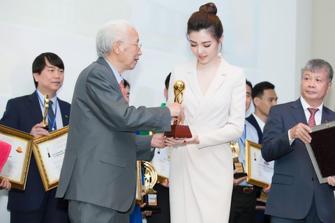 Sunshine Homes được vinh danh tại Diễn đàn kinh tế quốc tế Asia 2019 - Ảnh 2. Sunshine Homes được vinh danh tại Diễn đàn kinh tế quốc tế Asia 2019 - Ảnh 2.