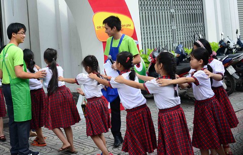 Điểm 10 của các con với tôi nhiều càng tốt - Ảnh 1. Điểm 10 của các con với tôi nhiều càng tốt - Ảnh 1.