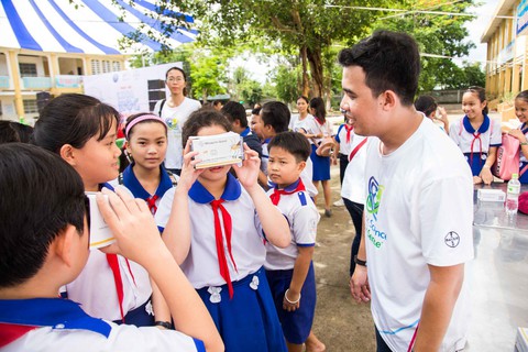 Lễ hội với không khí khoa học vui tươi cho học sinh - Ảnh 2. Lễ hội với không khí khoa học vui tươi cho học sinh - Ảnh 2.