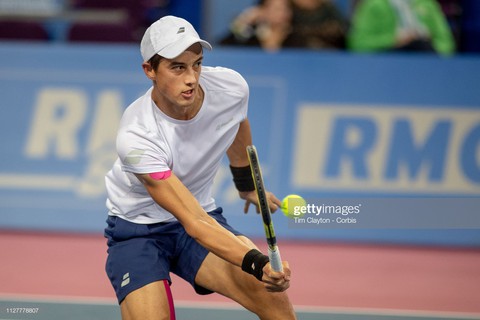 Tay vợt gốc Việt Antoine Hoang vào vòng 2 Roland Garros 2019 - Ảnh 1. Tay vợt gốc Việt Antoine Hoang vào vòng 2 Roland Garros 2019 - Ảnh 1.