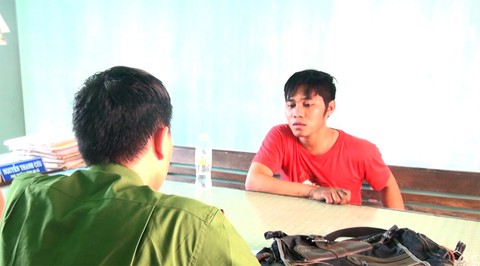 Khởi tố vụ dùng súng điện cướp tiệm vàng ở Phú Yên - Ảnh 1. Khởi tố vụ dùng súng điện cướp tiệm vàng ở Phú Yên - Ảnh 1.