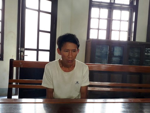 Em bị tai nạn, anh trai cầm hung khí đe dọa cảnh sát giao thông - Ảnh 1. Em bị tai nạn, anh trai cầm hung khí đe dọa cảnh sát giao thông - Ảnh 1.