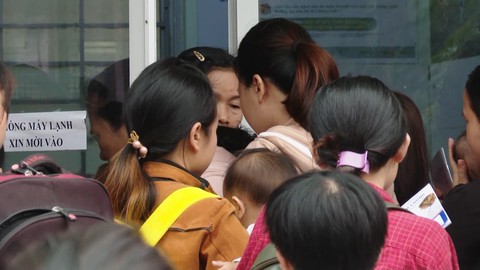 Quảng Ngãi: 1.000 trẻ nhưng chỉ có 150 liều vaccine đáp ứng - Ảnh 1. Quảng Ngãi: 1.000 trẻ nhưng chỉ có 150 liều vaccine đáp ứng - Ảnh 1.