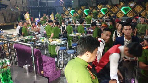 Đà Nẵng: Kiểm tra quán bar lần nào cũng có người dương tính ma túy - Ảnh 2. Đà Nẵng: Kiểm tra quán bar lần nào cũng có người dương tính ma túy - Ảnh 2.