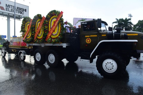 Tiễn đưa nguyên Chủ tịch nước Lê Đức Anh về nơi an nghỉ ngàn thu - Ảnh 13. Tiễn đưa nguyên Chủ tịch nước Lê Đức Anh về nơi an nghỉ ngàn thu - Ảnh 13.