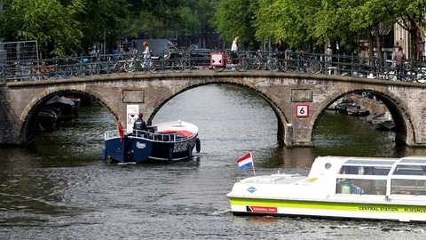 Bảo vệ môi trường, Amsterdam cấm xe chạy bằng xăng, dầu diesel - Ảnh 1. Bảo vệ môi trường, Amsterdam cấm xe chạy bằng xăng, dầu diesel - Ảnh 1.