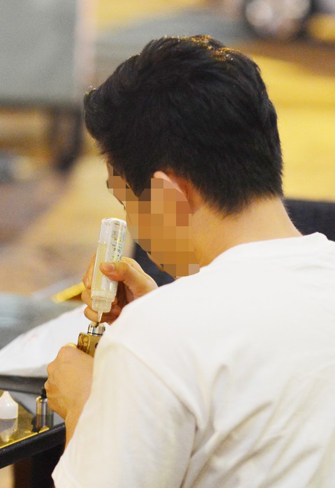 Ma túy tẩm trong thuốc lá điện tử, thuốc lào... - Ảnh 1. Ma túy tẩm trong thuốc lá điện tử, thuốc lào... - Ảnh 1.