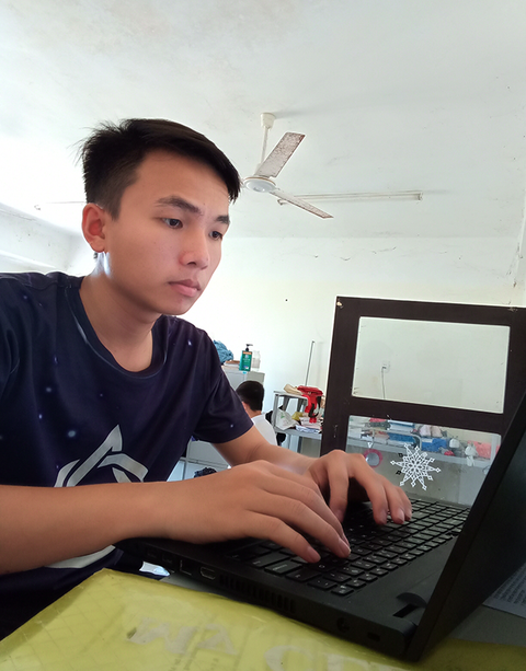 Nhiều học sinh giỏi quốc gia tiếp tục đăng ký tuyển thẳng vào ĐH Duy Tân - Ảnh 2. Nhiều học sinh giỏi quốc gia tiếp tục đăng ký tuyển thẳng vào ĐH Duy Tân - Ảnh 2.