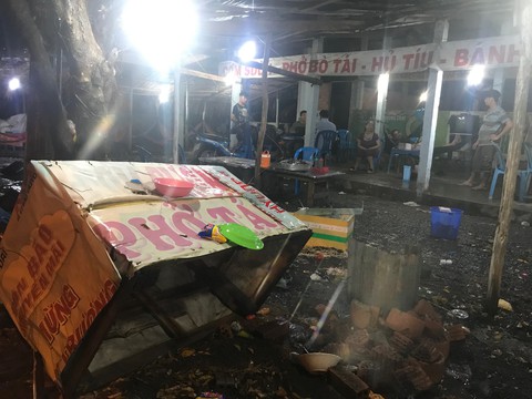 Bến Lức sẽ soi kỹ những quán có chủ không phải là người địa phương - Ảnh 1. Bến Lức sẽ soi kỹ những quán có chủ không phải là người địa phương - Ảnh 1.