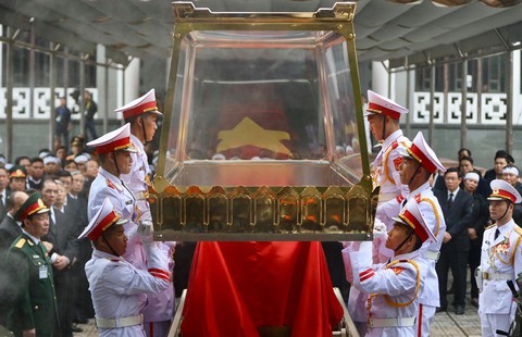 Đưa linh cữu nguyên Chủ tịch nước Lê Đức Anh vào TP.HCM an táng - Ảnh 6. Đưa linh cữu nguyên Chủ tịch nước Lê Đức Anh vào TP.HCM an táng - Ảnh 6.
