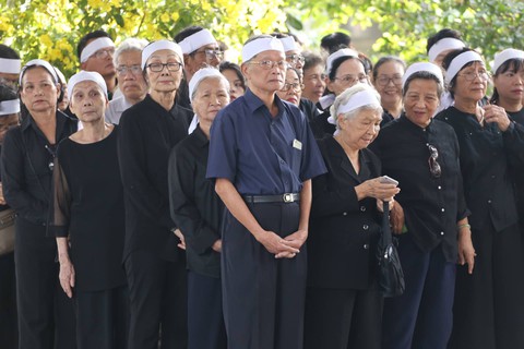 Tiễn đưa nguyên Chủ tịch nước Lê Đức Anh về nơi an nghỉ ngàn thu - Ảnh 14. Tiễn đưa nguyên Chủ tịch nước Lê Đức Anh về nơi an nghỉ ngàn thu - Ảnh 14.