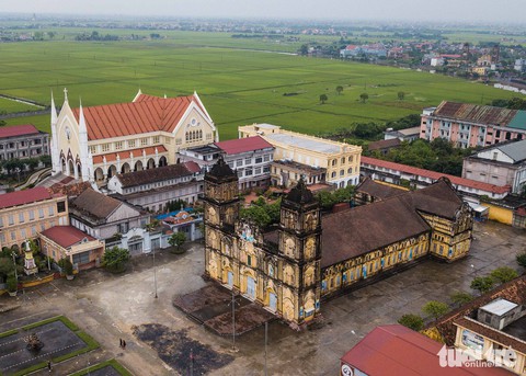 Nhà thờ Bùi Chu xuống cấp khá nặng, dứt khoát cần can thiệp, nhưng... - Ảnh 4. Nhà thờ Bùi Chu xuống cấp khá nặng, dứt khoát cần can thiệp, nhưng... - Ảnh 4.