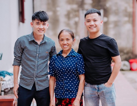 Bà Tân Vlog là ai mà hot thế? - Ảnh 1. Bà Tân Vlog là ai mà hot thế? - Ảnh 1.