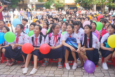 Tuyển sinh đầu cấp quận 4: Trường Vân Đồn tuyển sinh toàn quận - Ảnh 1. Tuyển sinh đầu cấp quận 4: Trường Vân Đồn tuyển sinh toàn quận - Ảnh 1.