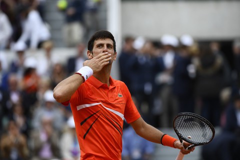 Djokovic có chiến thắng đặc biệt để vào vòng 3 Roland Garros 2019 - Ảnh 1. Djokovic có chiến thắng đặc biệt để vào vòng 3 Roland Garros 2019 - Ảnh 1.