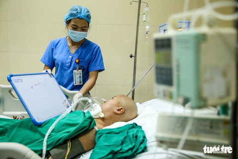 Có thể tuần sau, người mẹ ung thư gặp được con - Ảnh 4. Có thể tuần sau, người mẹ ung thư gặp được con - Ảnh 4.