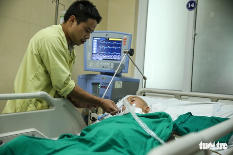 Có thể tuần sau, người mẹ ung thư gặp được con - Ảnh 2. Có thể tuần sau, người mẹ ung thư gặp được con - Ảnh 2.