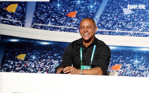 Roberto Carlos: Bóng đá dành cho tất cả mọi người - Ảnh 1. Roberto Carlos: Bóng đá dành cho tất cả mọi người - Ảnh 1.
