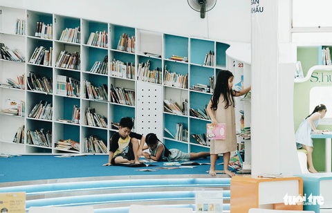 Tấm thẻ thư viện và không gian đầy ắp nụ cười - Ảnh 1. Tấm thẻ thư viện và không gian đầy ắp nụ cười - Ảnh 1.