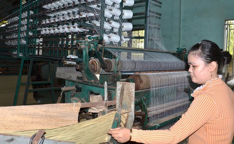 Người đưa chiếu Việt xuất ngoại - Ảnh 3. Người đưa chiếu Việt xuất ngoại - Ảnh 3.
