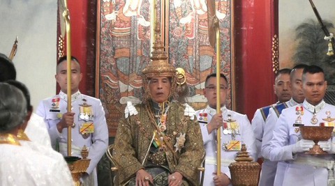 Nhà vua Thái Maha Vajiralongkorn đăng cơ - Ảnh 8. Nhà vua Thái Maha Vajiralongkorn đăng cơ - Ảnh 8.