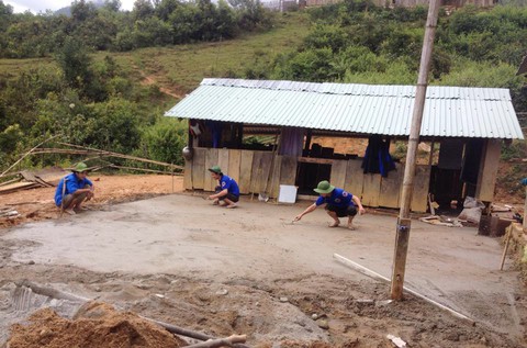 Những ngôi trường xây từ lấm lòng - Kỳ cuối: Lên non xây trường - Ảnh 3. Những ngôi trường xây từ lấm lòng - Kỳ cuối: Lên non xây trường - Ảnh 3.