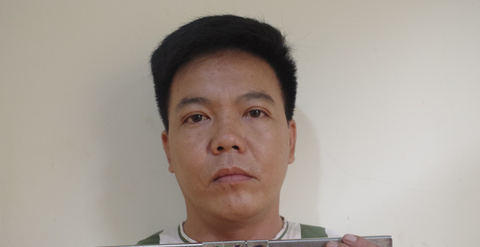 Mâu thuẫn hai gia đình, ném bom xăng như phim làm 4 người bị thương - Ảnh 1. Mâu thuẫn hai gia đình, ném bom xăng như phim làm 4 người bị thương - Ảnh 1.