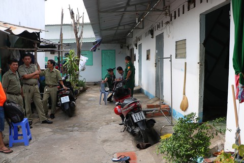 Sau tiếng la thất thanh, phát hiện hai vợ chồng bất động trong phòng trọ - Ảnh 1. Sau tiếng la thất thanh, phát hiện hai vợ chồng bất động trong phòng trọ - Ảnh 1.