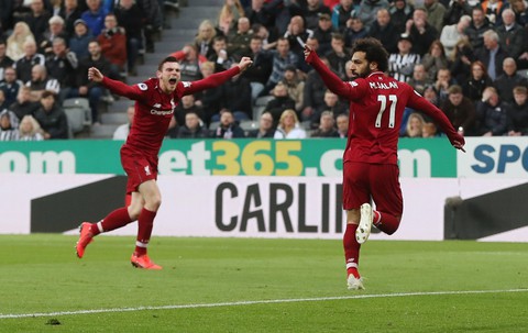 Thắng nghẹt thở Newcastle, Liverpool lại vượt lên trước M.C - Ảnh 2. Thắng nghẹt thở Newcastle, Liverpool lại vượt lên trước M.C - Ảnh 2.