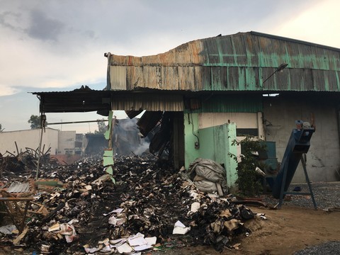 TP.HCM cháy kho lưu hồ sơ, mất nhiều chứng từ liên quan hoạt động xe buýt - Ảnh 2.