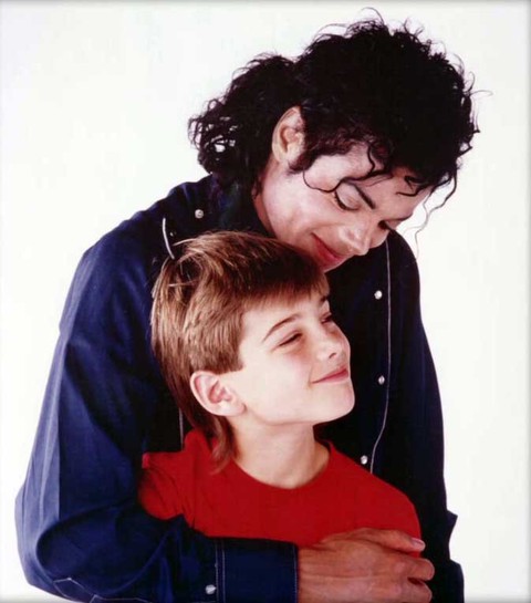 Leaving Neverland: mặt khuất của vua nhạc pop Michael Jackson - Ảnh 1. Leaving Neverland: mặt khuất của vua nhạc pop Michael Jackson - Ảnh 1.