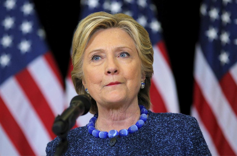 Ông Obama chê bà Hillary vì để thua ông Trump - Ảnh 3. Ông Obama chê bà Hillary vì để thua ông Trump - Ảnh 3.