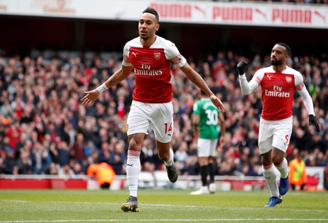 Đánh rơi chiến thắng, Arsenal hết ‘cửa’ vào tốp 4 - Ảnh 1. Đánh rơi chiến thắng, Arsenal hết ‘cửa’ vào tốp 4 - Ảnh 1.