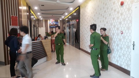 Cháy ở tầng 10 tòa nhà Mường Thanh Luxury Khánh Hòa - Ảnh 2. Cháy ở tầng 10 tòa nhà Mường Thanh Luxury Khánh Hòa - Ảnh 2.